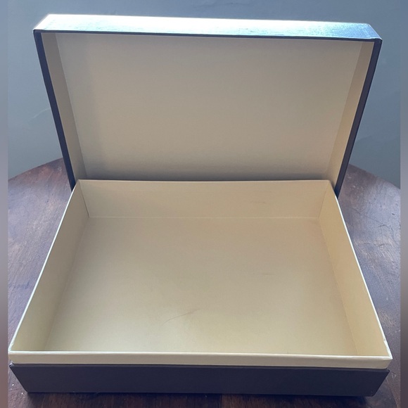 9” x 12” Louis Vuitton box - Picture 4 of 6